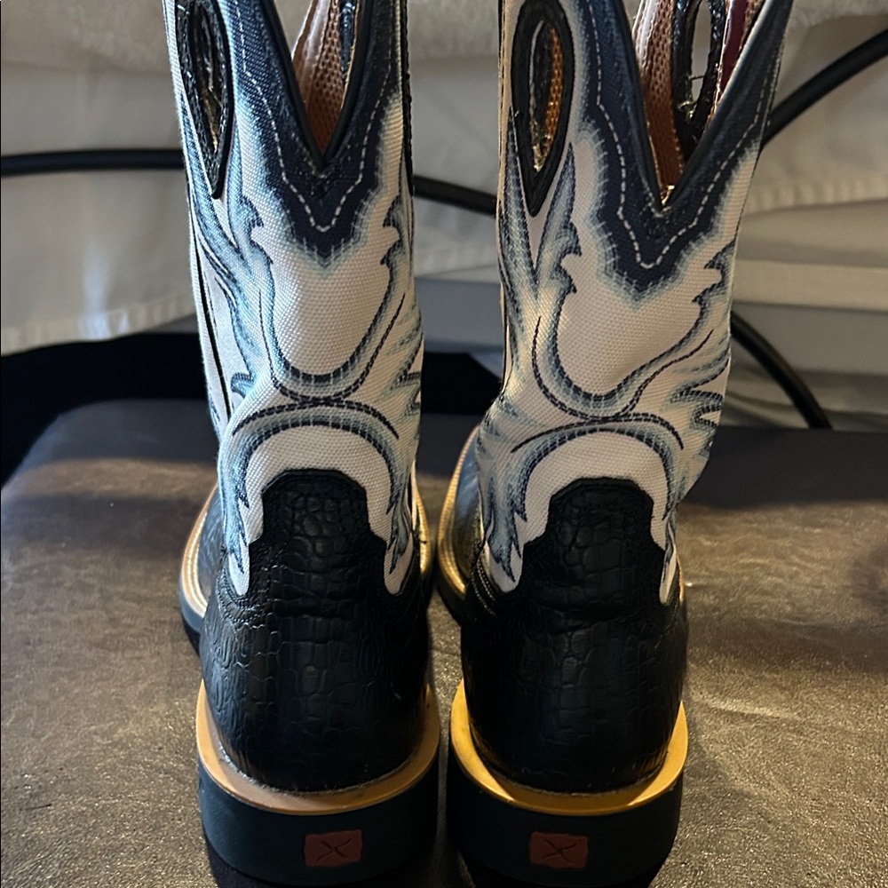 Twisted X Black and Cream Cowboy Boots - Picture 4 of 5